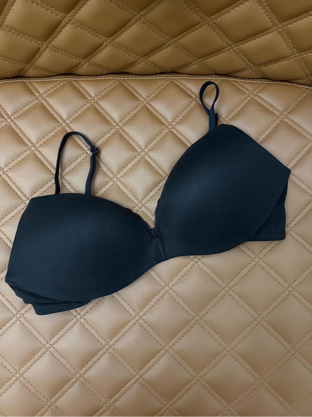 Victoria’s Secret Smooth Plunge Bra size 34C